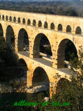 Ailleurs et Uz�s : Le Pont du Gard