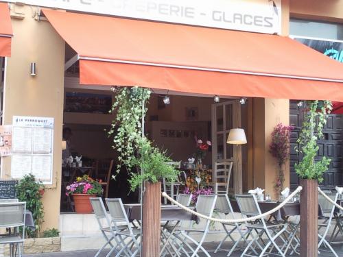 Le Perroquet : 