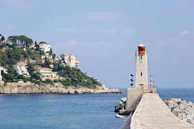 La jet�e du port de Nice