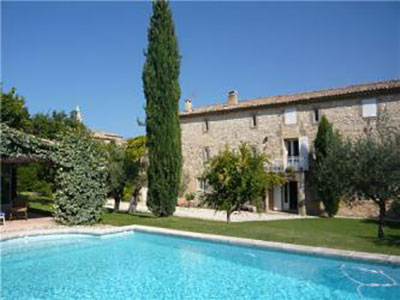 Uzes Residences