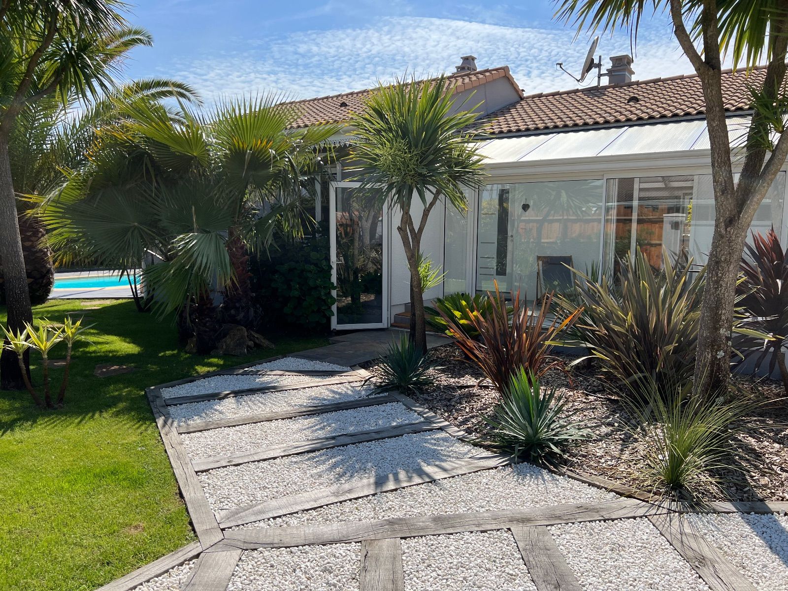 Chambres d'hôtes gay bord bassin d'Arcachon piscine chauffée - naturistes bienvenus Chambres d'hôtes gay bord bassin d'Arcachon piscine chauffée - naturistes bienvenus