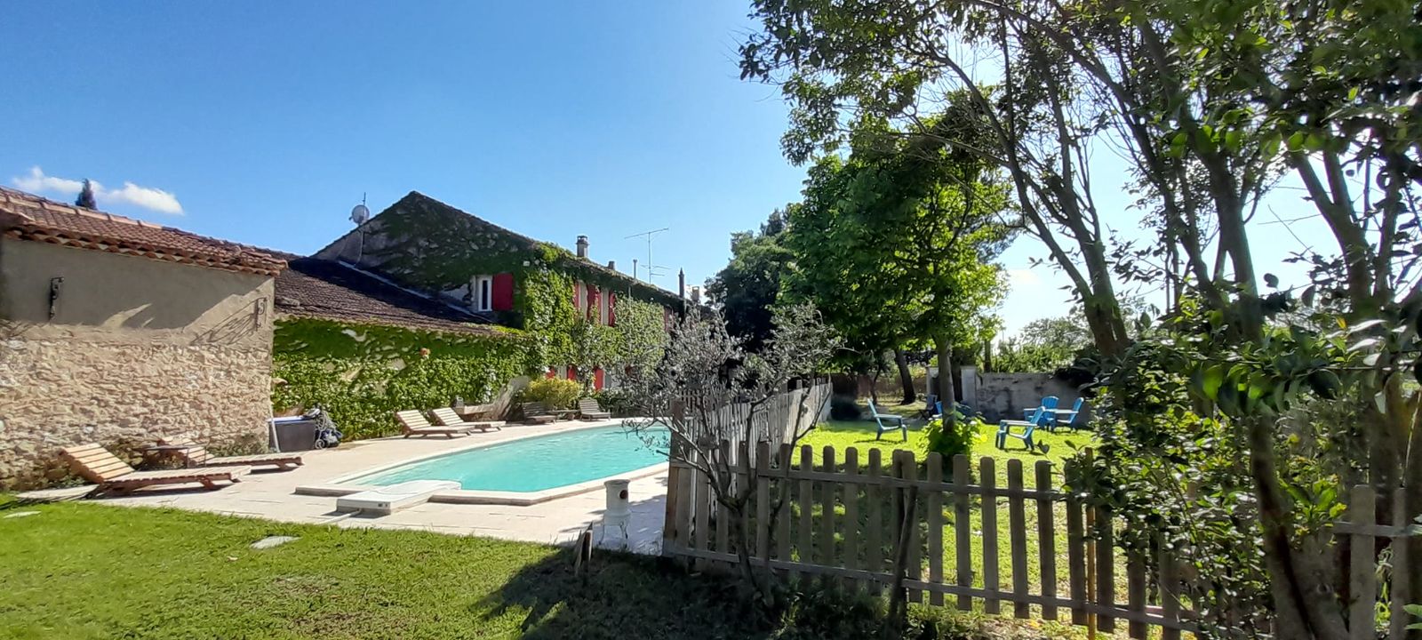 Domaine Les Peupliers - Grand Gte et emplacements camping-cars