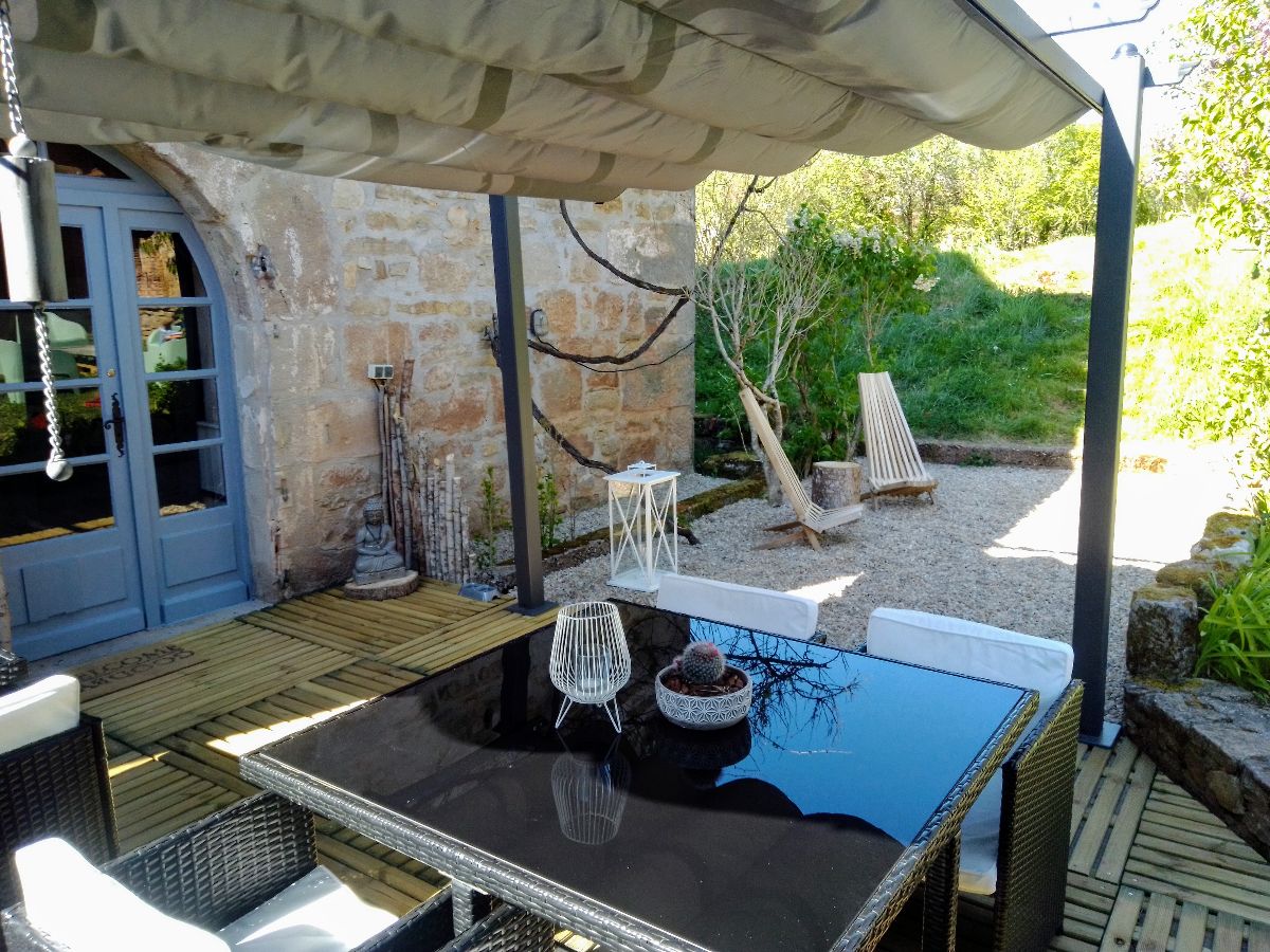 Au-Gré Du Lot, chambres, studio d'hôtes & Spa, réservé aux adultes Au-Gré Du Lot, chambres, studio d'hôtes & Spa, réservé aux adultes