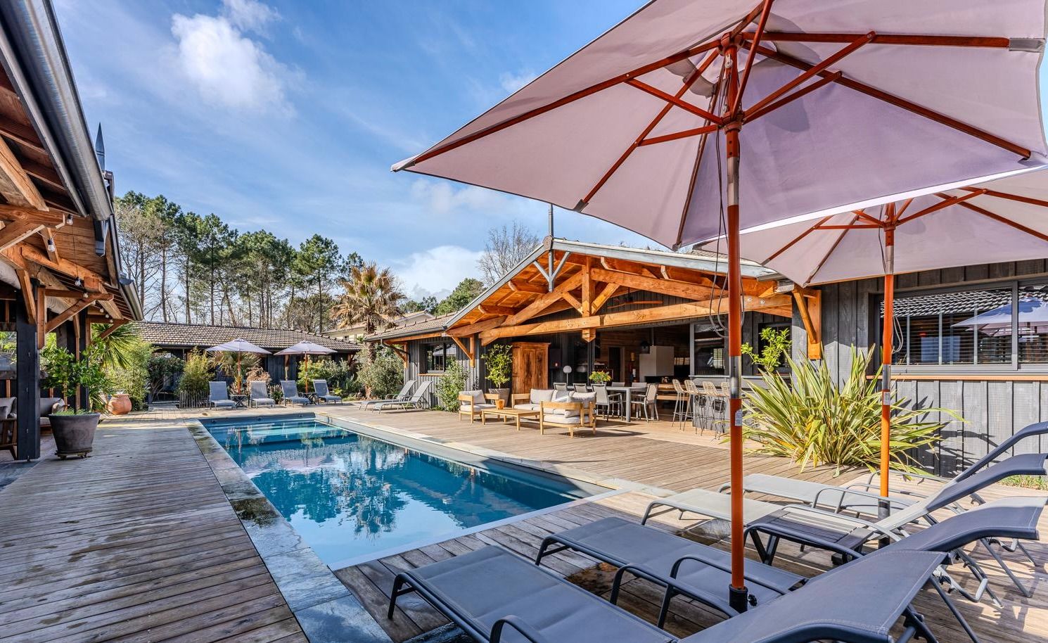 Villacanau, guesthouse with swimming pool and spa in Lacanau Villacanau, guesthouse with swimming pool and spa in Lacanau