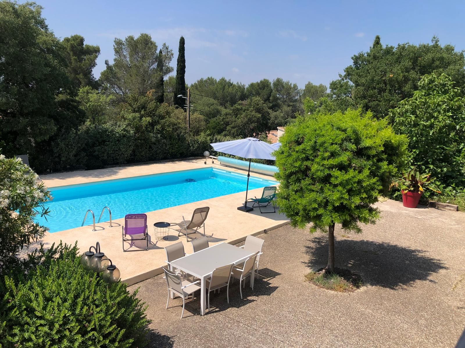 Quiet gite in Nimes for 2 - shared pool