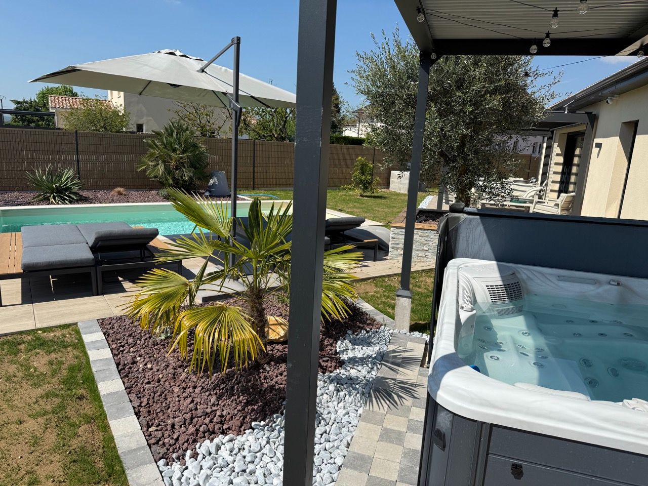 Welcome to @les2antho - Heated pool and spa Welcome to @les2antho - Heated pool and spa