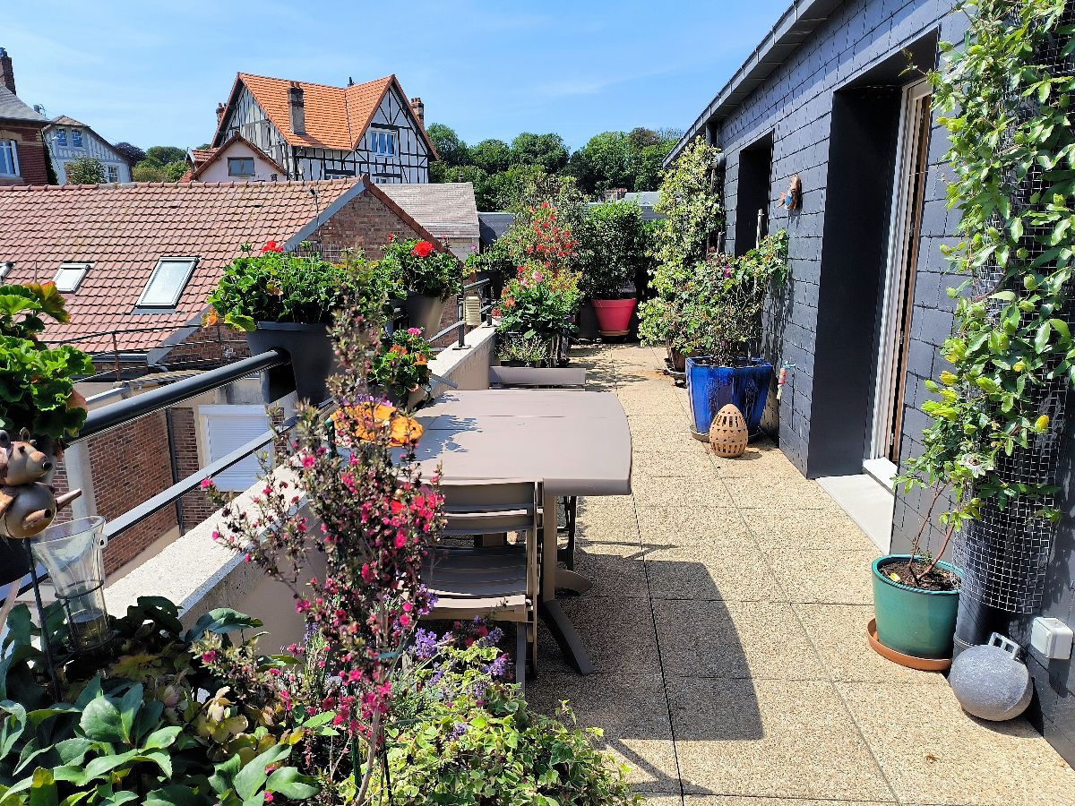 Exclusively gay guestroom in an apartment in Dieppe (nudism is an option but is not mandatory)