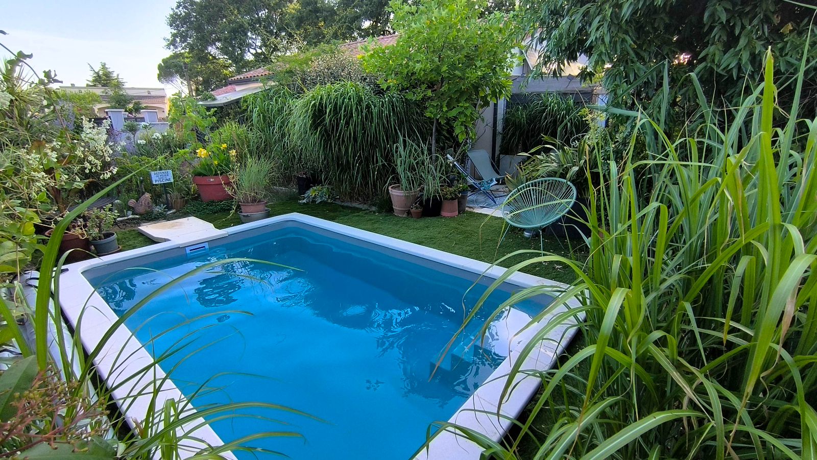 Chambre d'h�tes gay avec piscine et jacuzzi dans la Dr�me