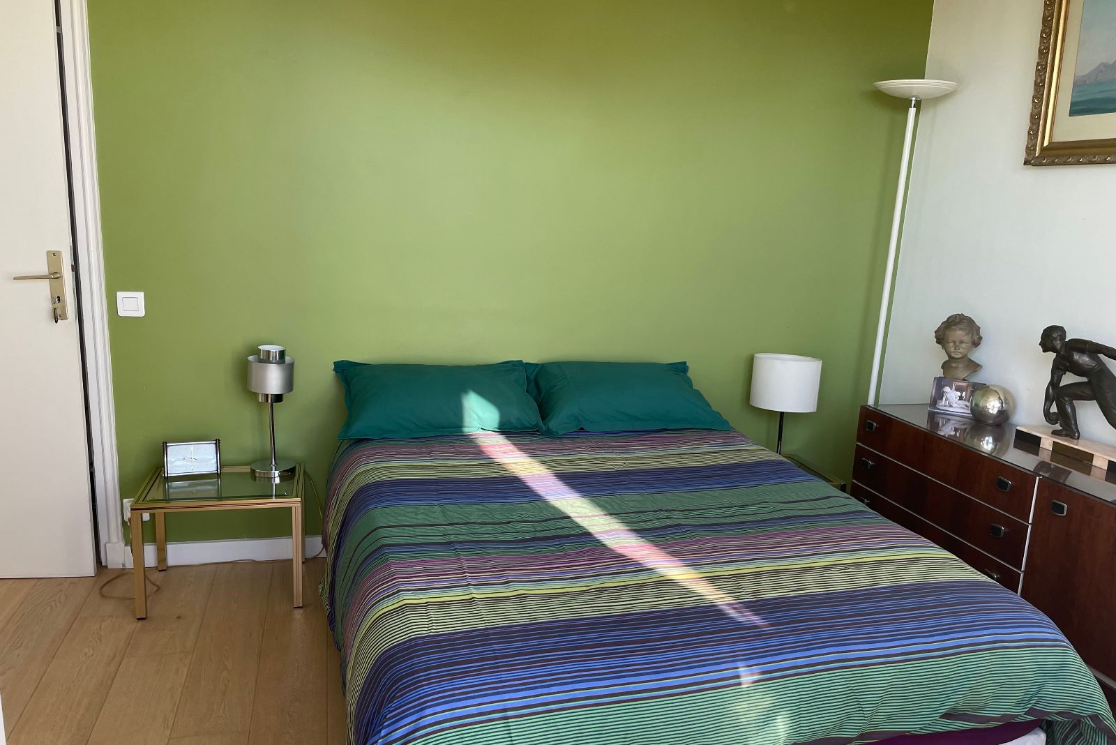 Une chambre dans l'hyper Centre de Lille avec terrasse privative Une chambre dans l'hyper Centre de Lille avec terrasse privative
