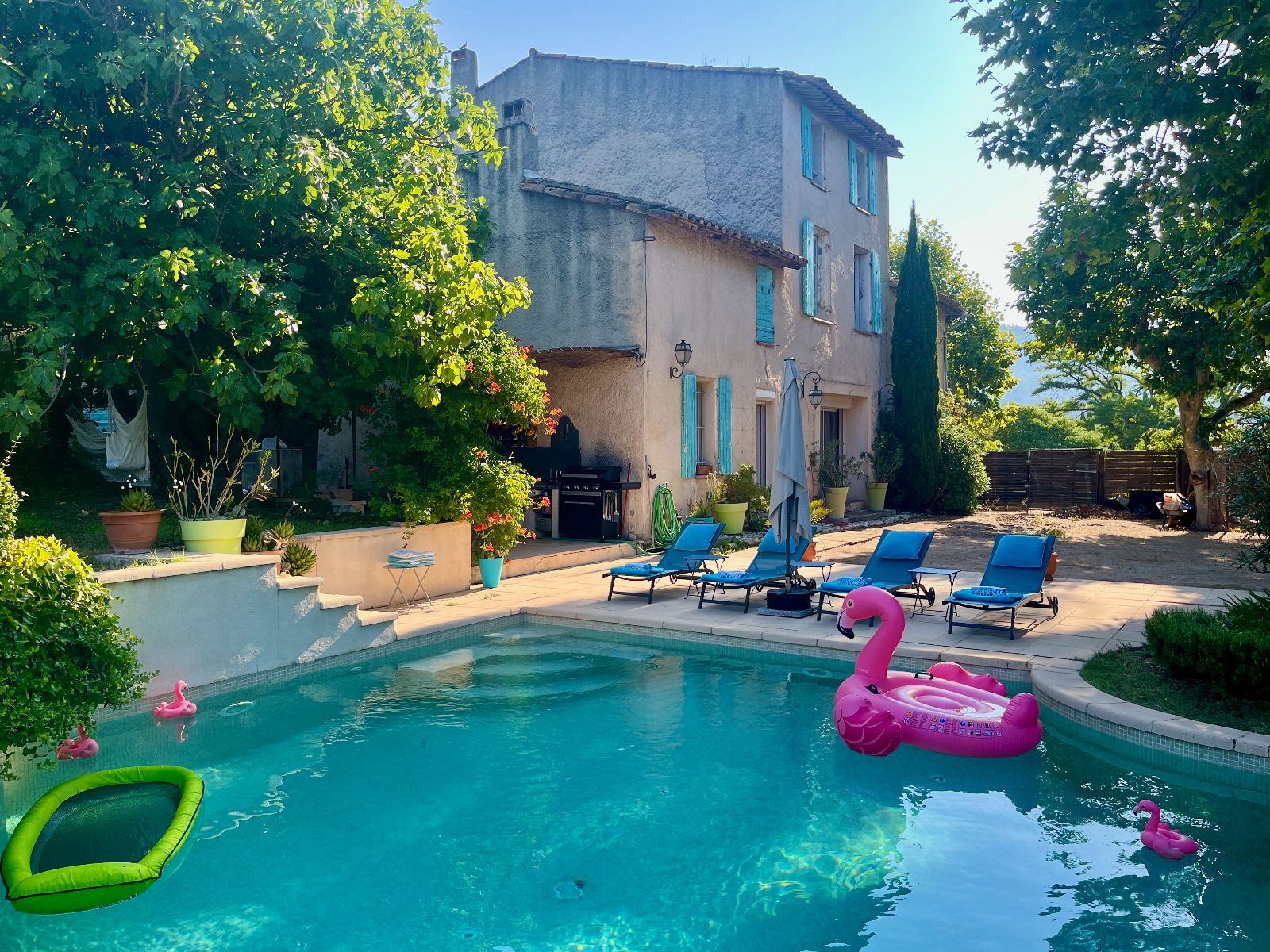 Le Pin Parasol, gay naturist guesthouse in Marseille Le Pin Parasol, gay naturist guesthouse in Marseille