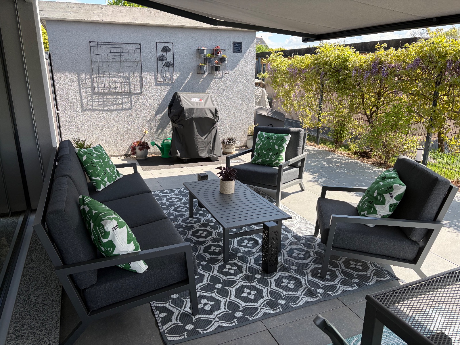 Bed and breakfast met zwembad tussen Lausanne en Bern
