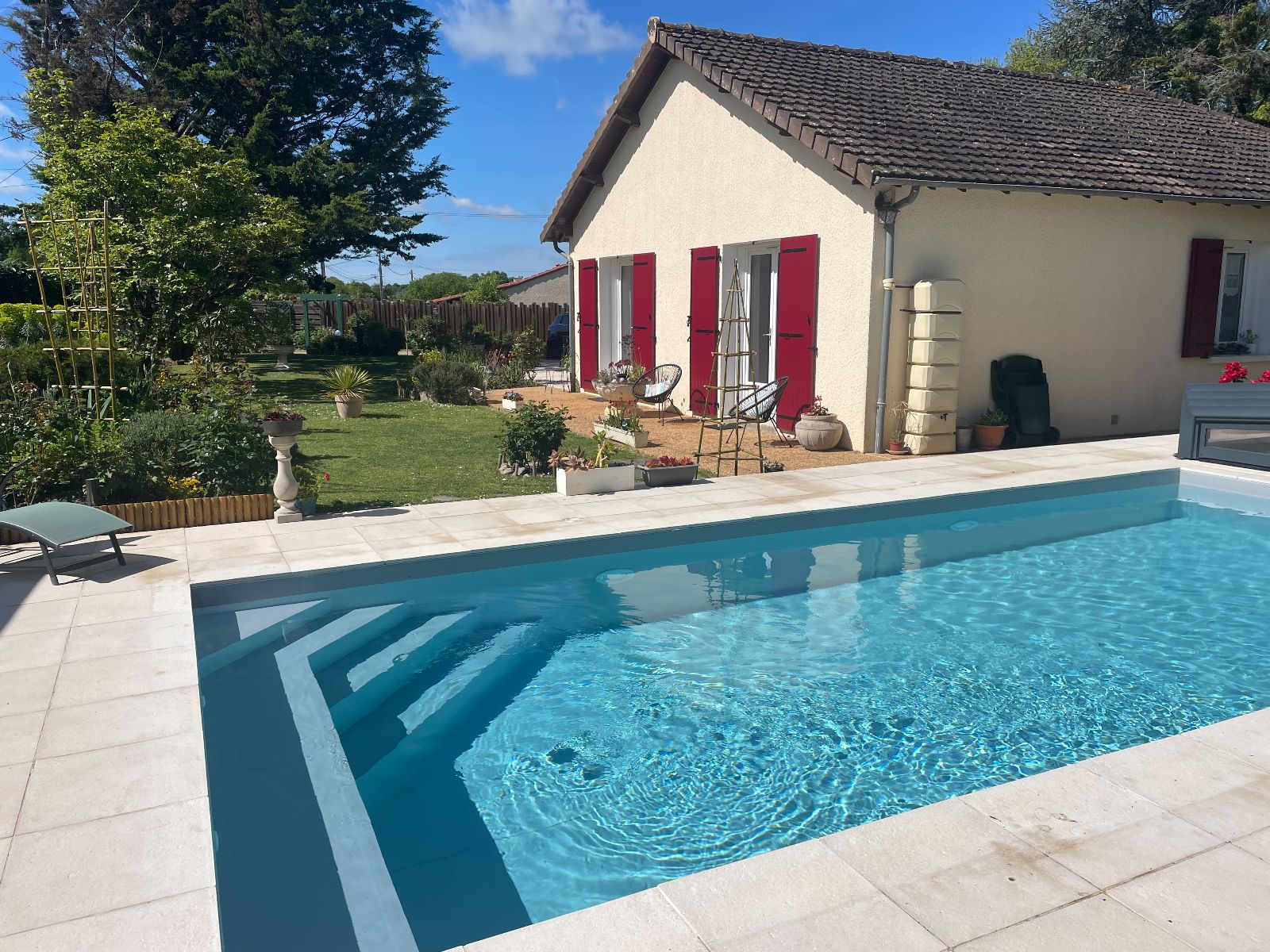 Edeflore, camera con piscina, naturisti benvenuti