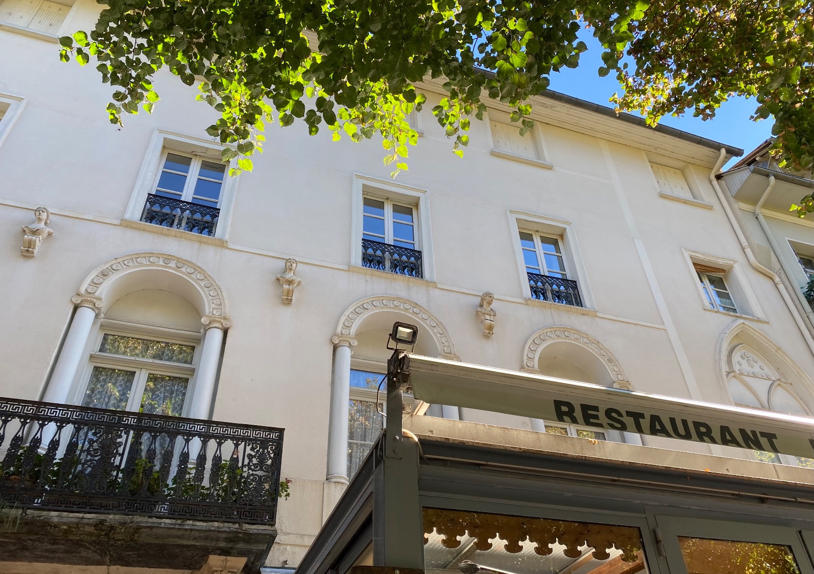 Maison Germs - Holiday apartment rentals & spa treatments in Bagnres de Luchon