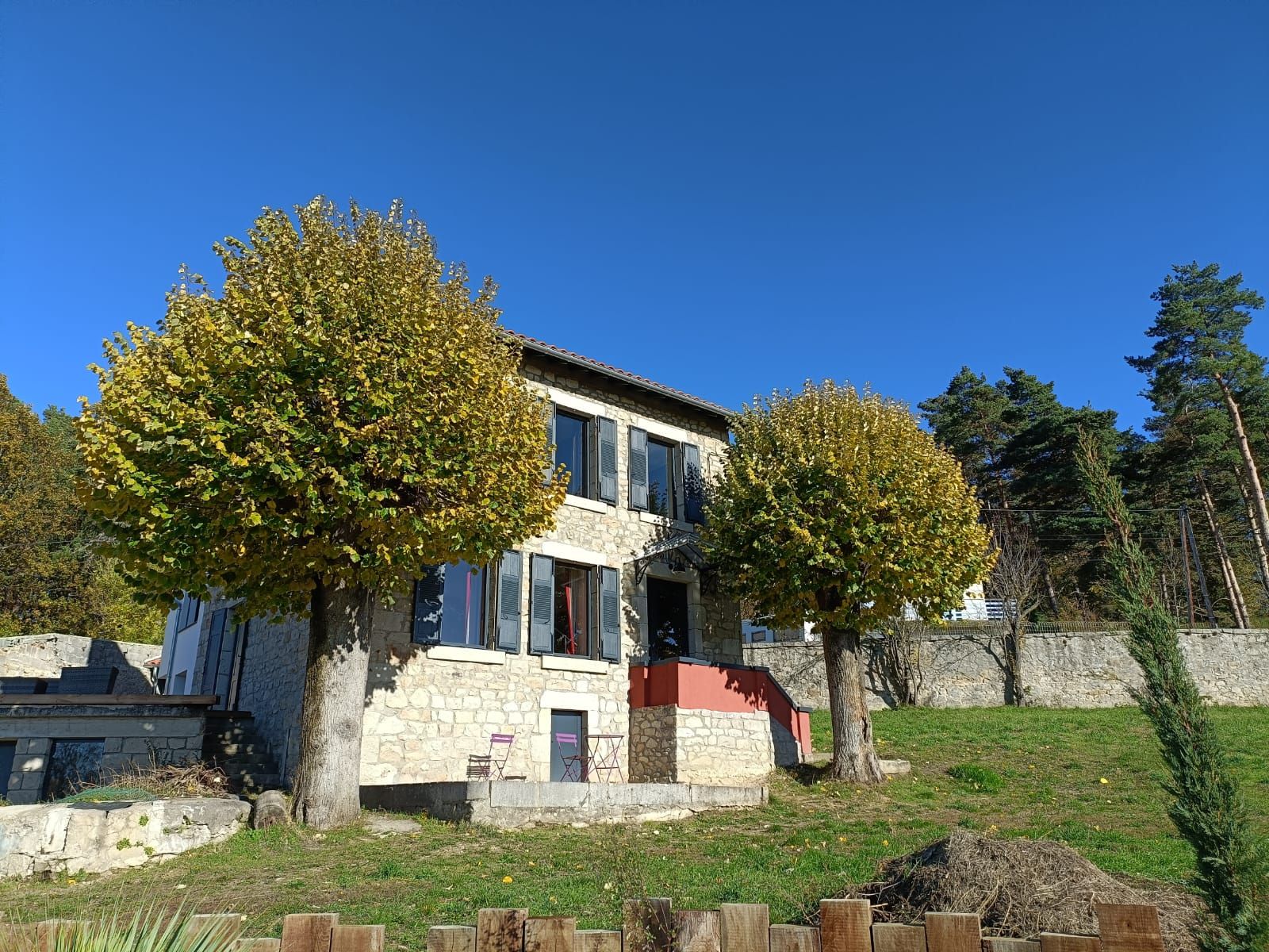 Les Pierres Blanches Les Pierres Blanches