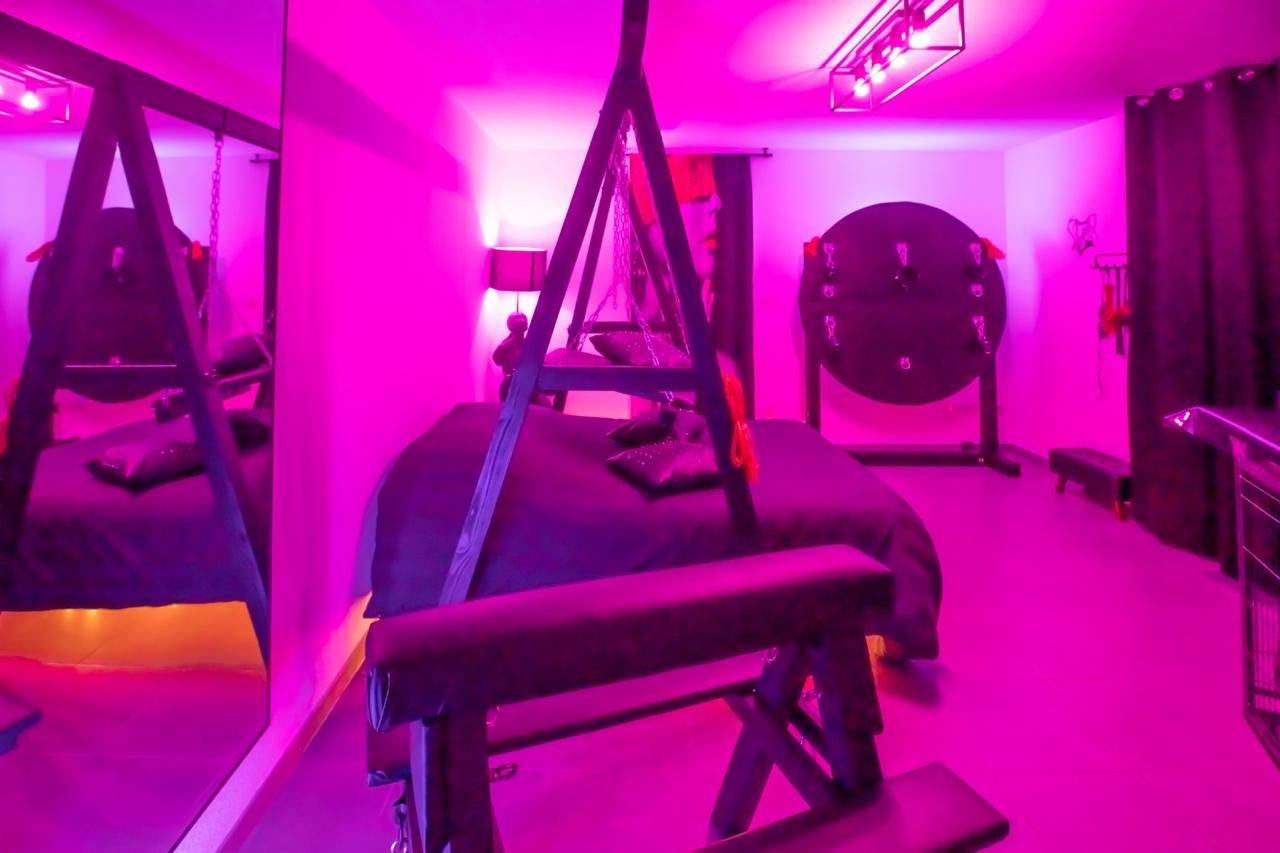 L'Atelier KUROI BDSM 