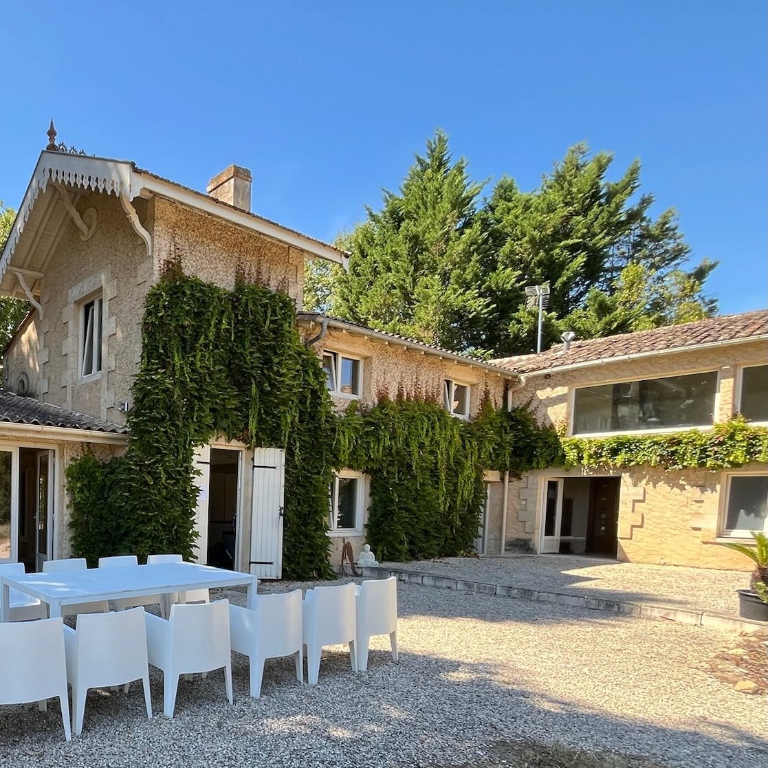 Refuge Luxe - Chambres d'hôtes gay-friendly près de Saint-Émilion Refuge Luxe - Chambres d'hôtes gay-friendly près de Saint-Émilion