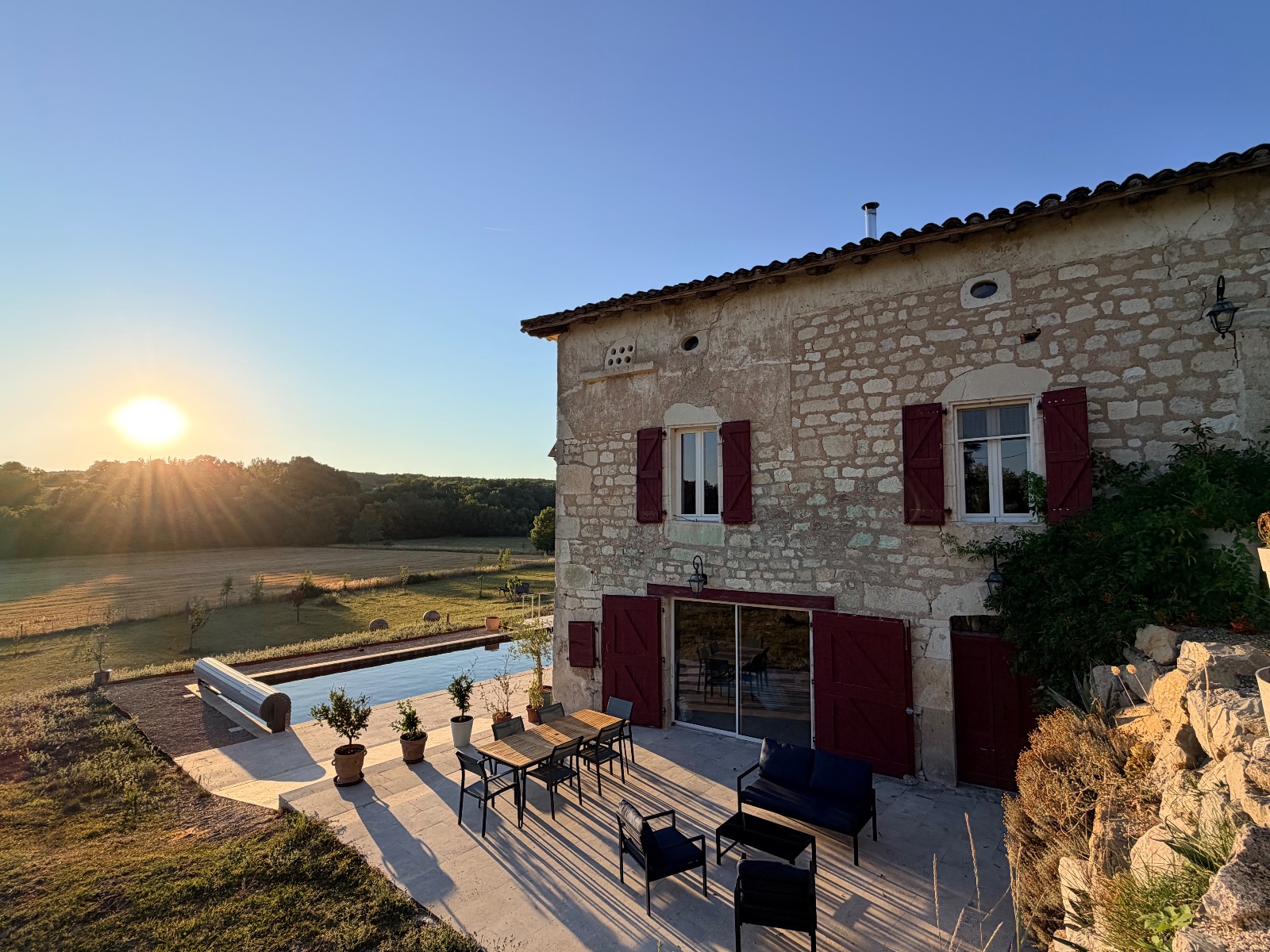 Gîte de charme avec piscine et jacuzzi – Jusqu'à 6 personnes – À proximité de Gaillac, Cordes-sur-Ciel et Albi Gîte de charme avec piscine et jacuzzi – Jusqu'à 6 personnes – À proximité de Gaillac, Cordes-sur-Ciel et Albi