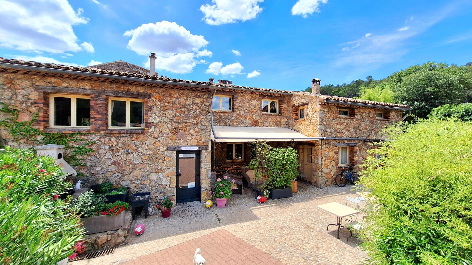 La Bergerie du Moulin, a gay friendly guest house in Var