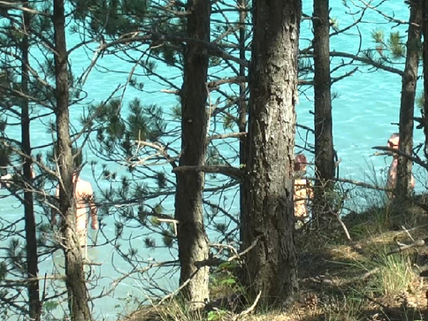 Plage gay au lac de Serre Poncon