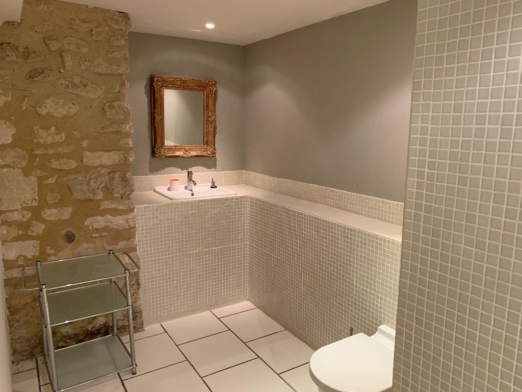 Salle d'eau 1 Gîte Prieuré La Madelène Salle d'eau 1 Gîte Prieuré La Madelène