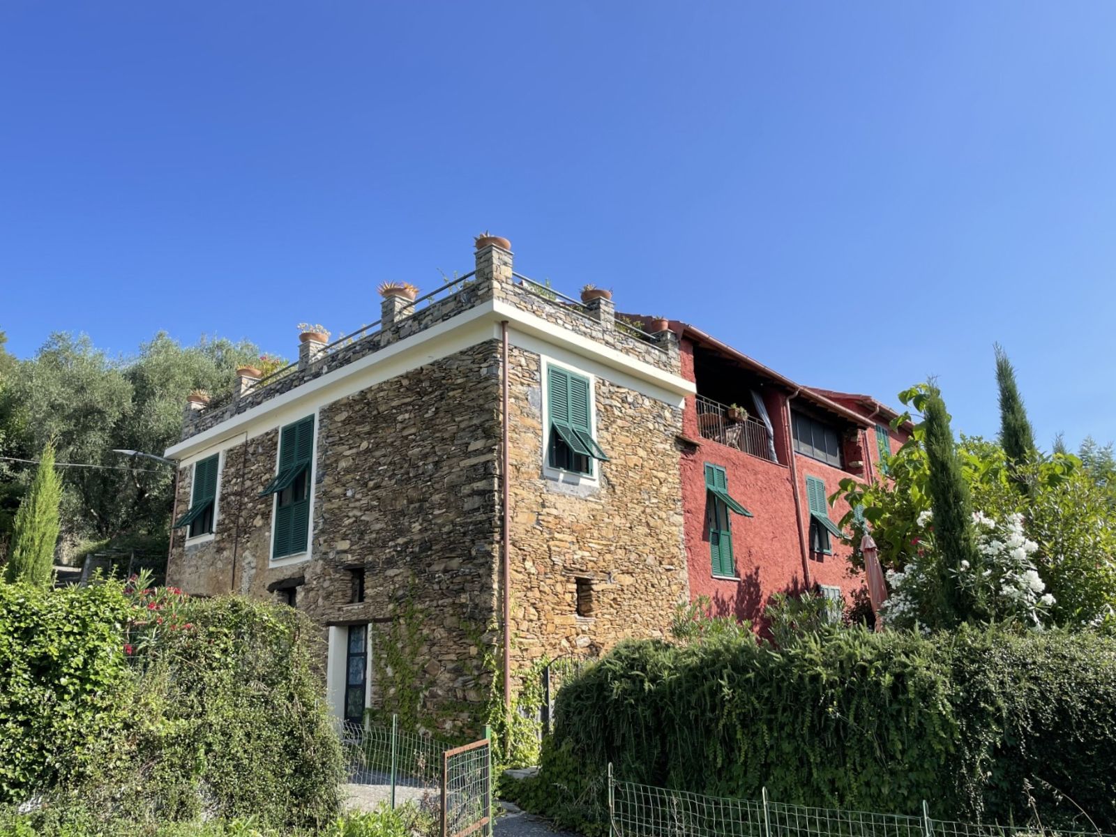 VILLA BARCA - VILLAGE HOUSE APARTMENTS