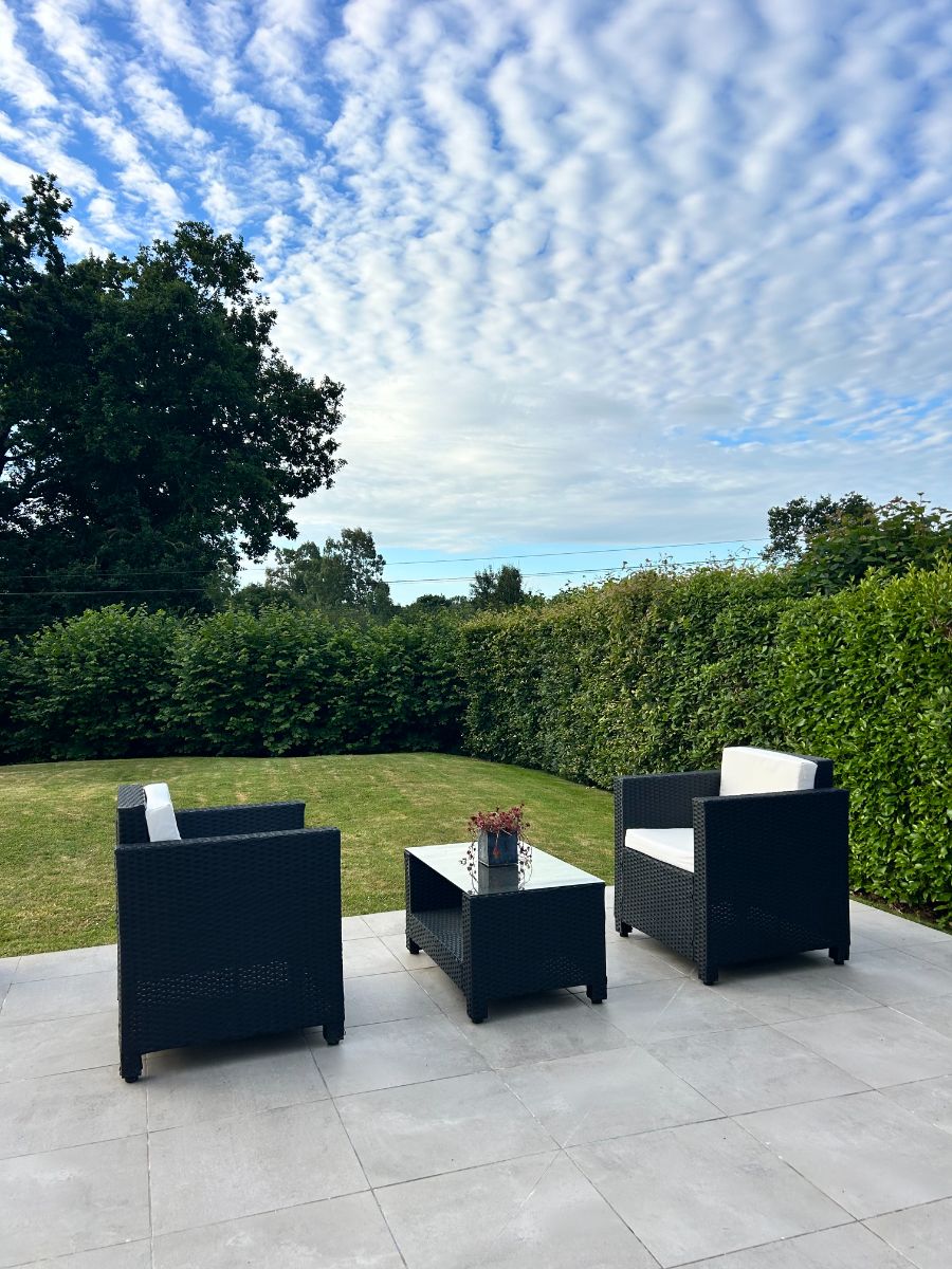 Au lever du soleil, en terrasse