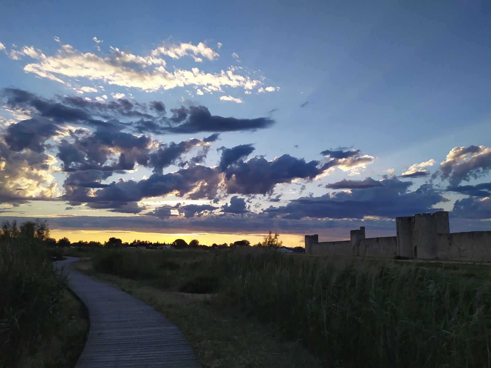 Les remparts au coucher du soleil