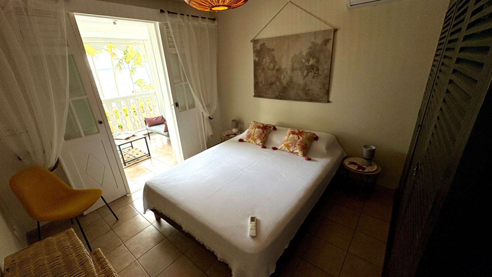 T2 Lit tr�s confort. Beau dressing. Acc�s terrasse. 
