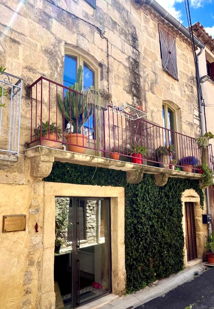 La façade de la maison La façade de la maison