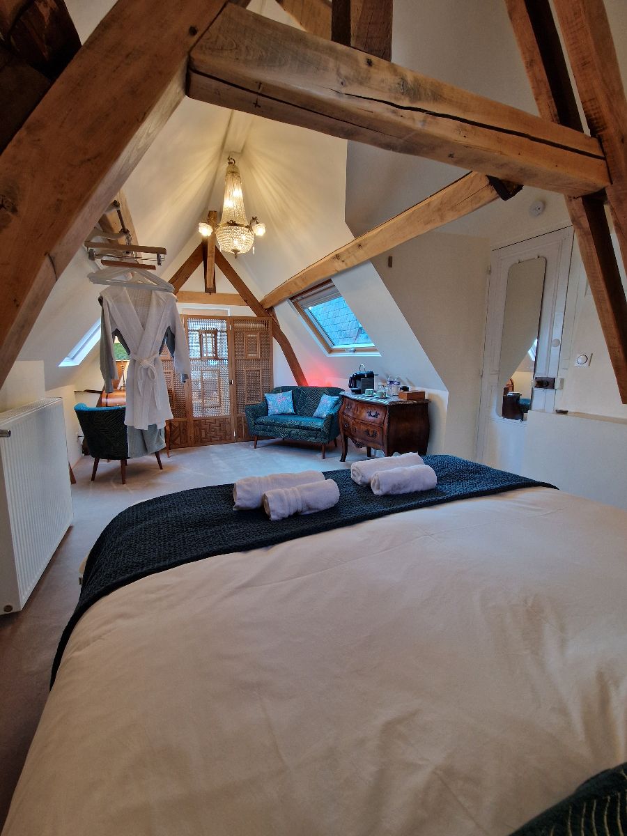 La chambre des Secrets au second étage de la maison. La chambre des Secrets au second étage de la maison.