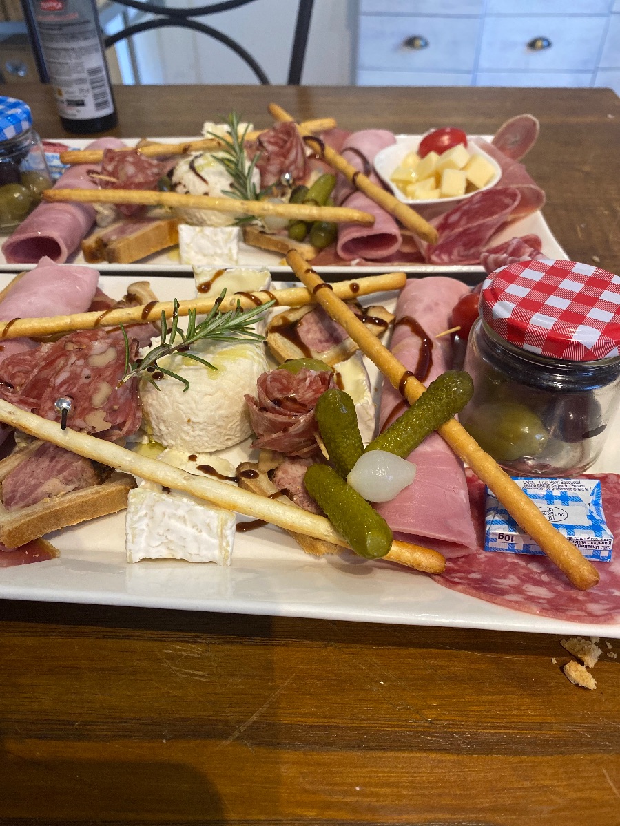Nos plateaux charcuterie Nos plateaux charcuterie