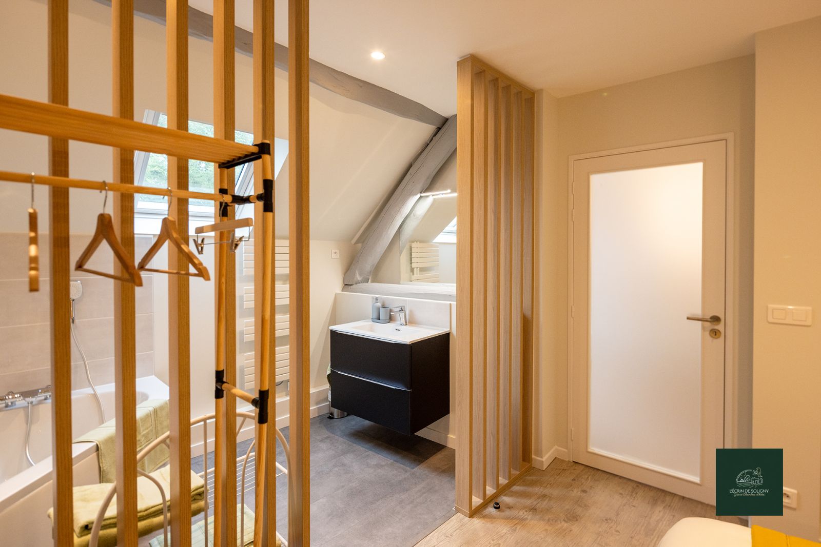 Suite 2 Suite 2