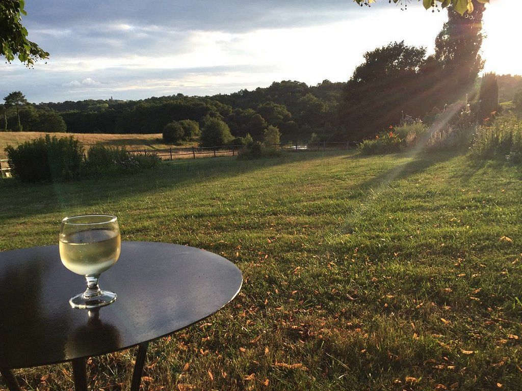 un apéritif le soir au calme un apéritif le soir au calme