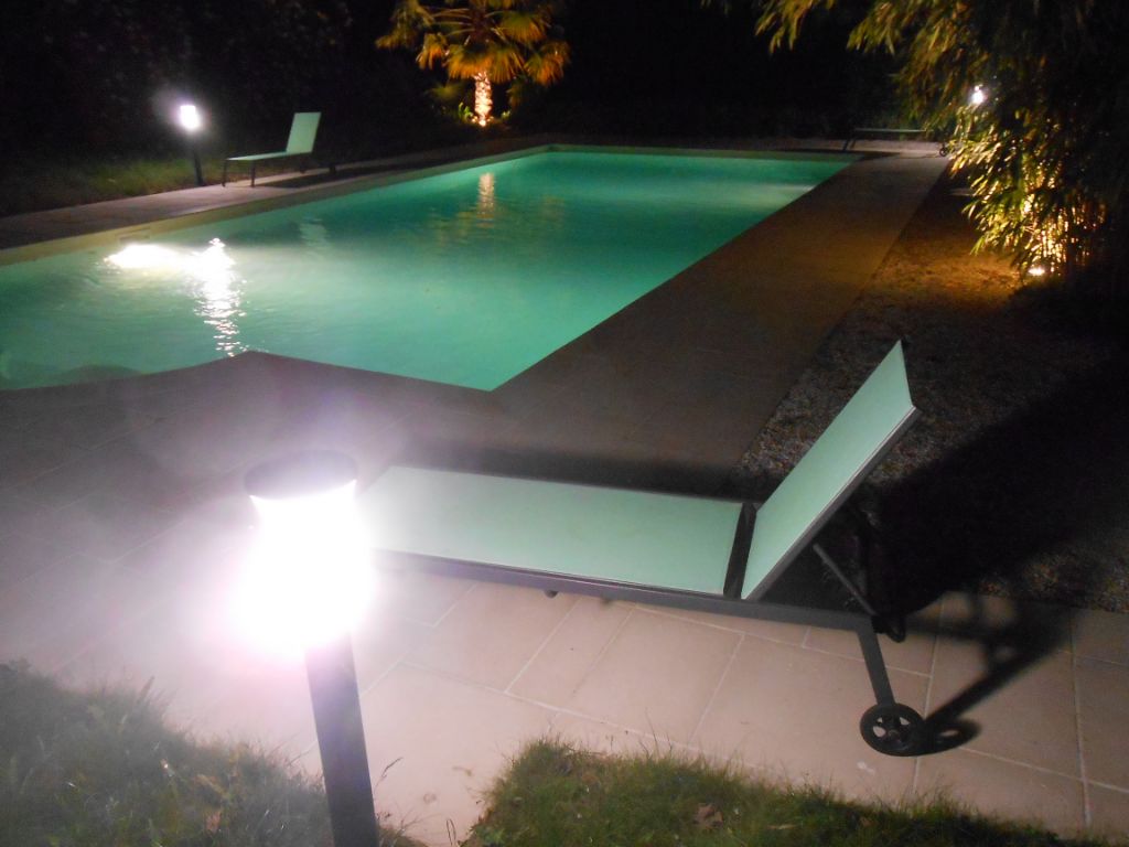 la piscine la nuit...