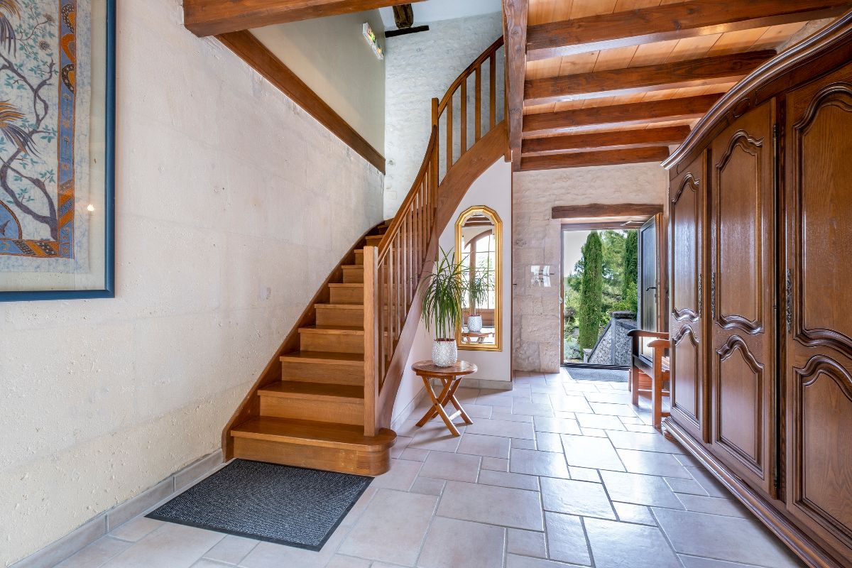 Escalier vers la chambre Le Messager Escalier vers la chambre Le Messager