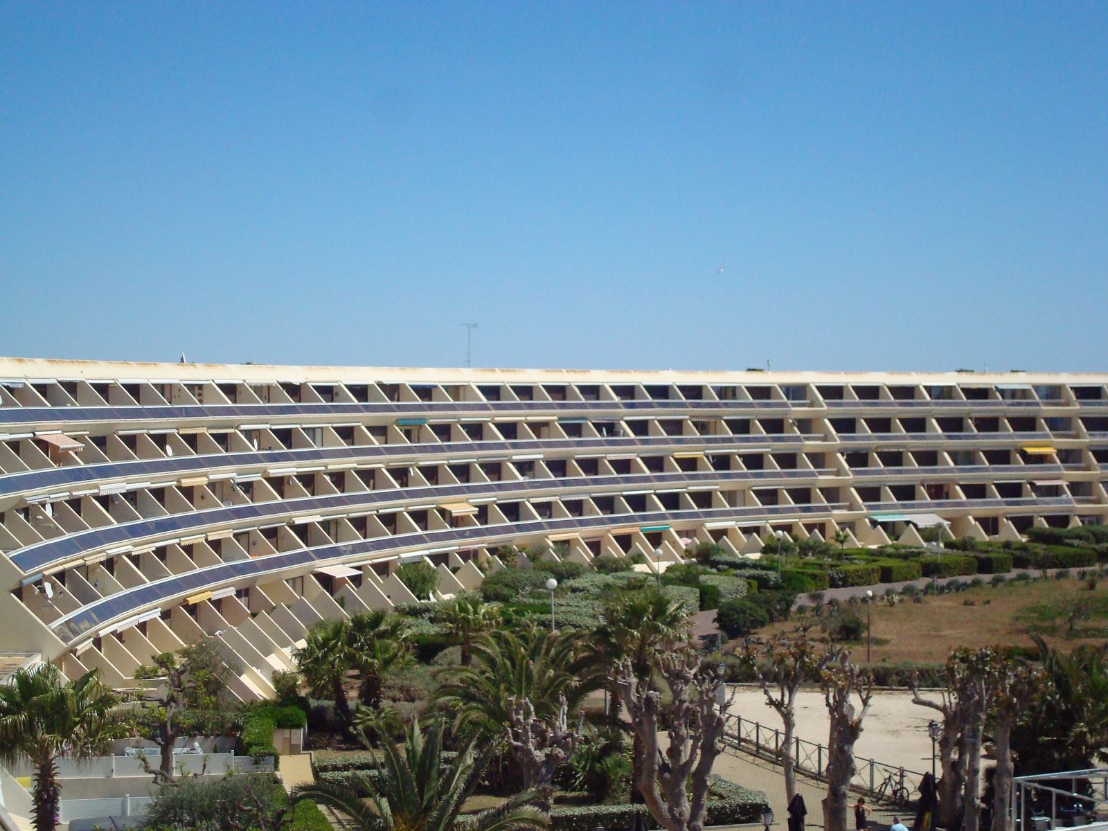 LES MARQUIS HELIOPOLIS LES MARQUIS HELIOPOLIS