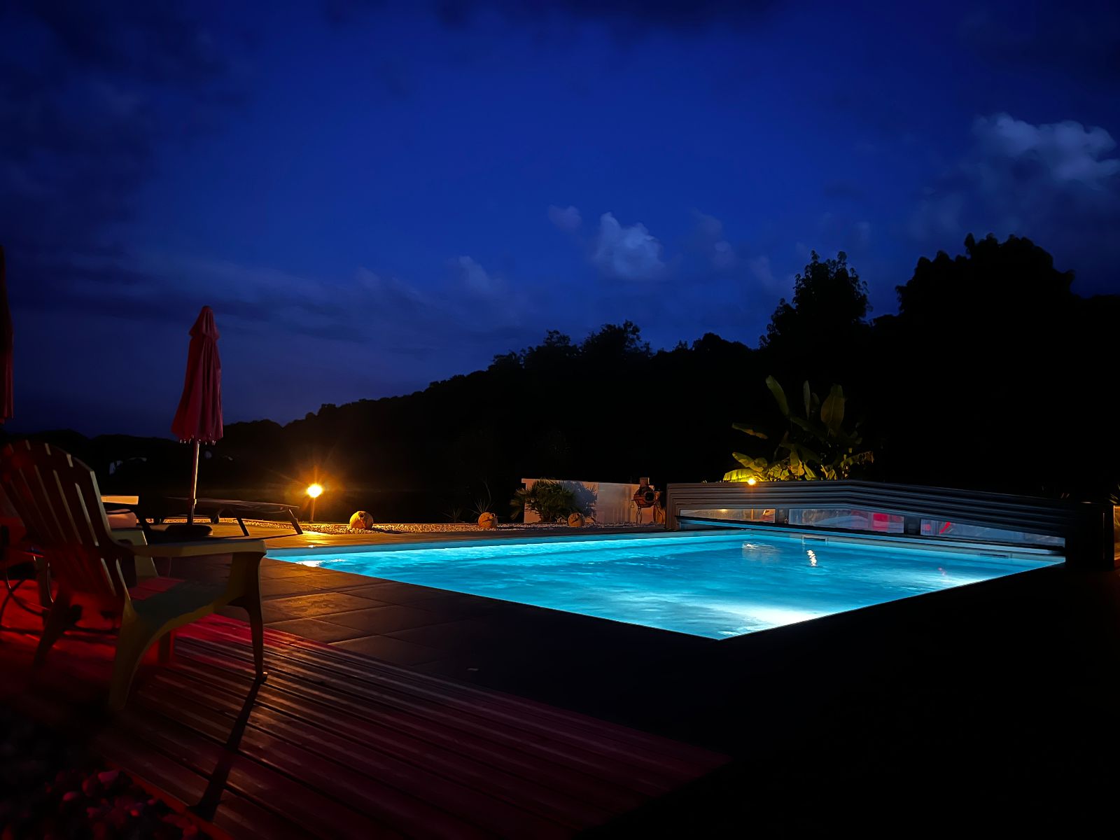 Soirée au bord de piscine Soirée au bord de piscine