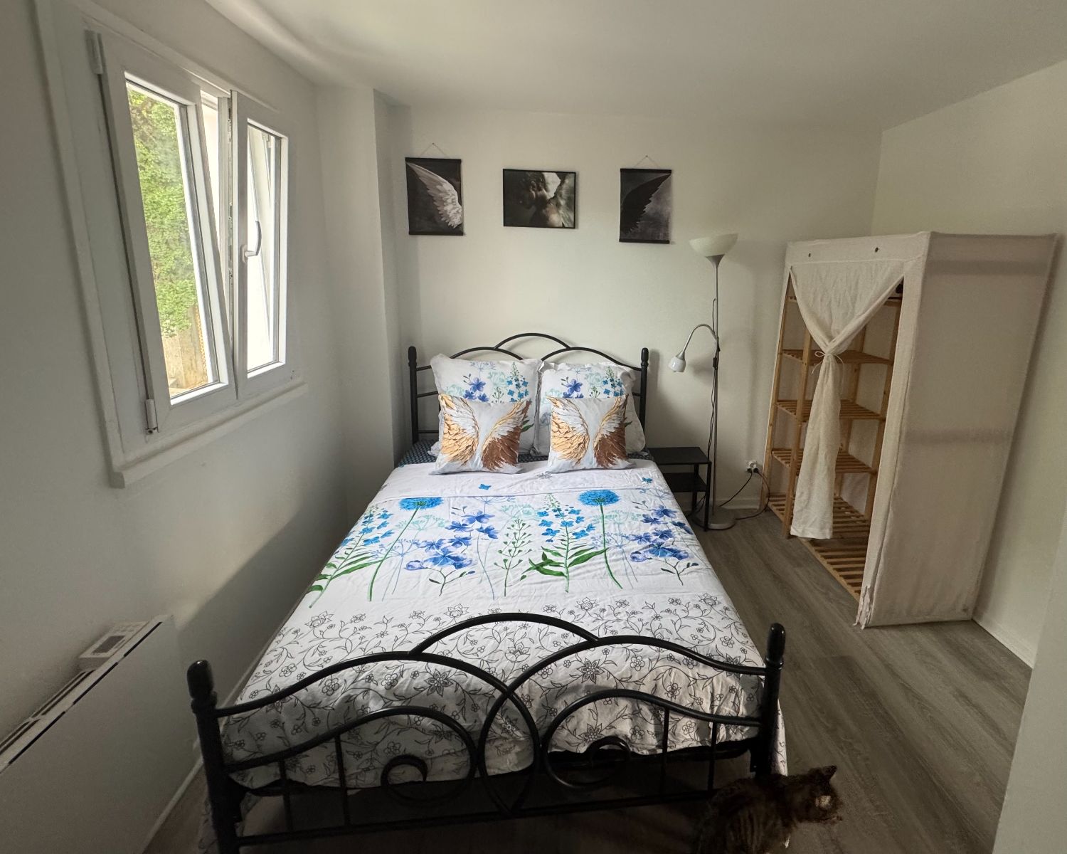 Chambre 1 avec salle d'eau privative Chambre 1 avec salle d'eau privative