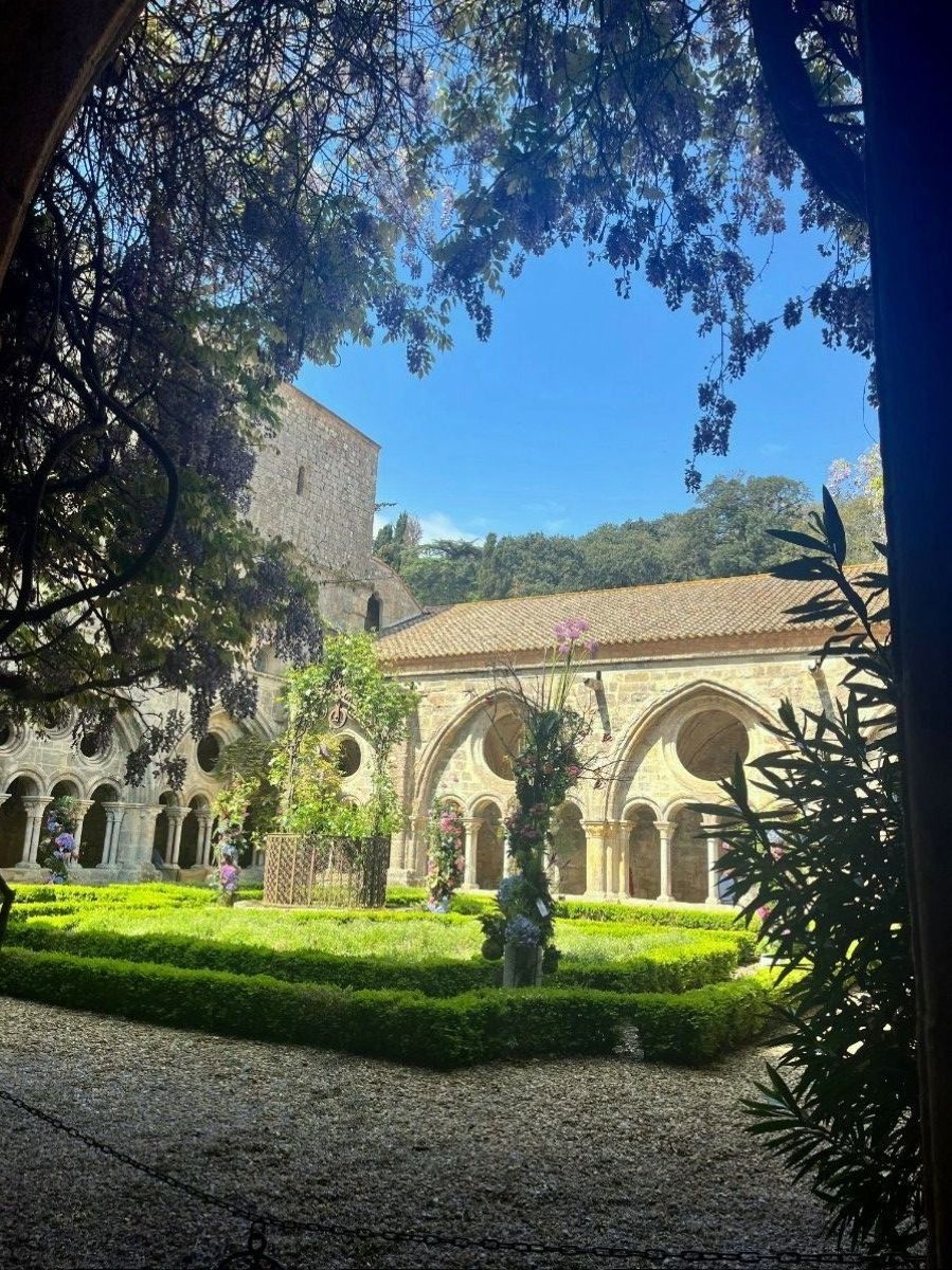 Cloître de l'Abbaye de Fontfroide Cloître de l'Abbaye de Fontfroide