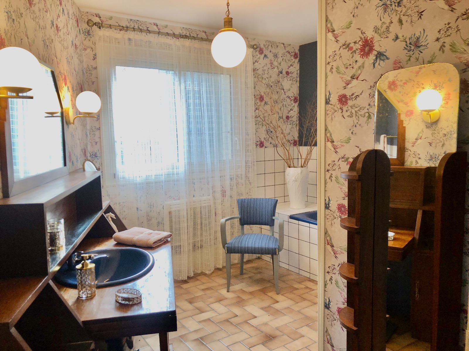 Salle De Bains / Douche, Baignoire, Vasque Salle De Bains / Douche, Baignoire, Vasque
