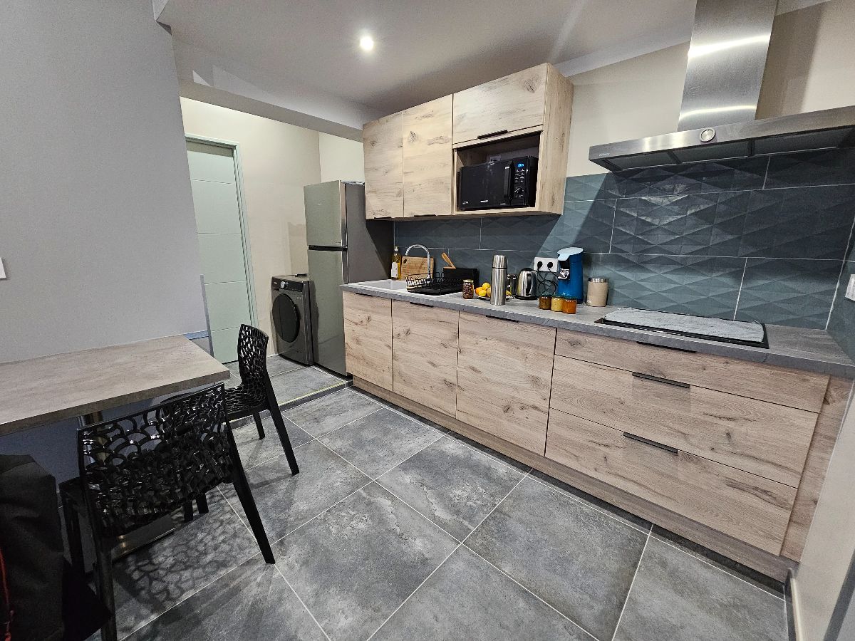 Cuisine et coin repas ''Suite 80''