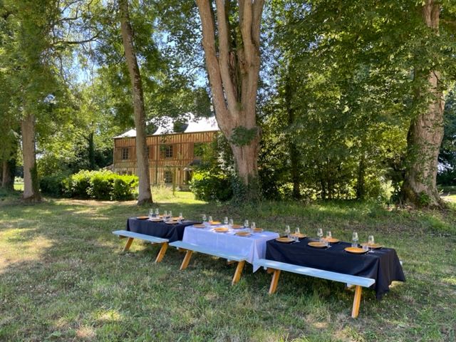 Pique nique sur les tables du parc prêt du manoirChambre Pique nique sur les tables du parc prêt du manoirChambre