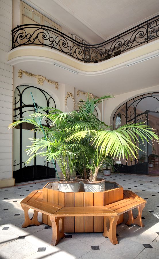 Hall entre Palace Le Sarciron