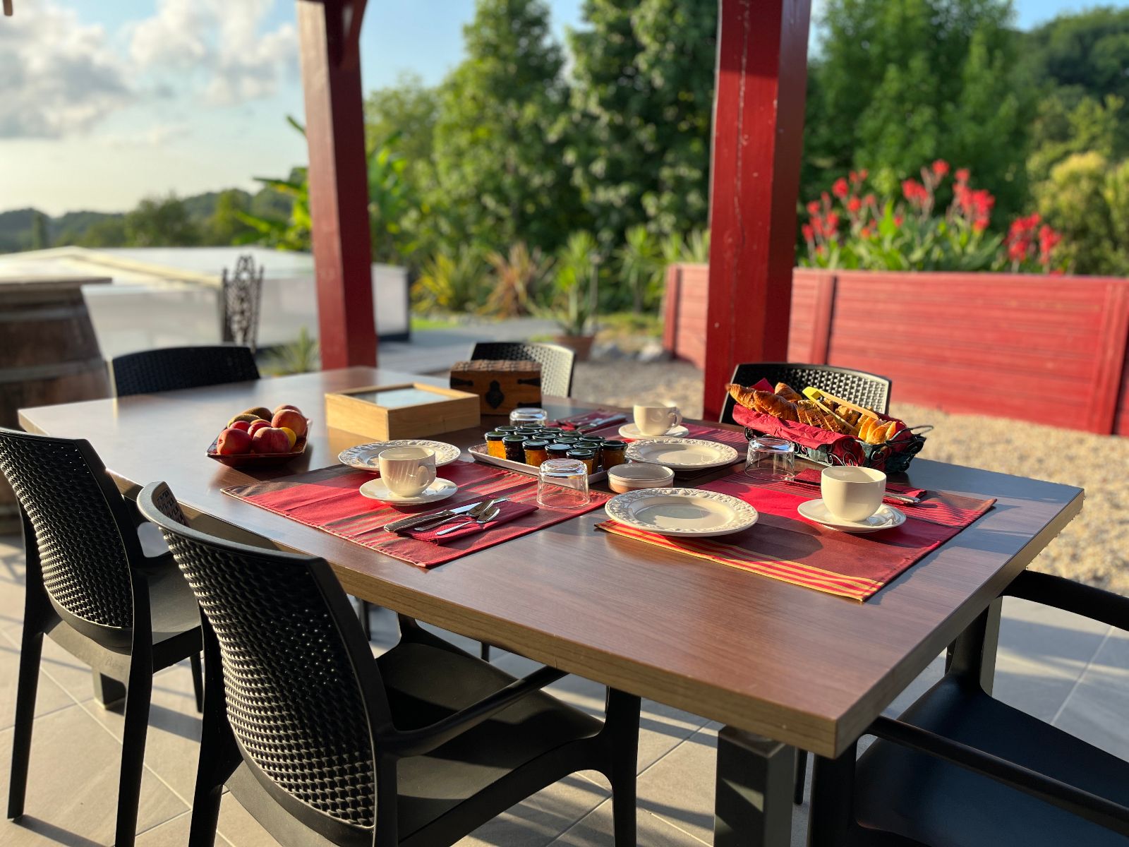 Petit déjeuner terrasse Petit déjeuner terrasse