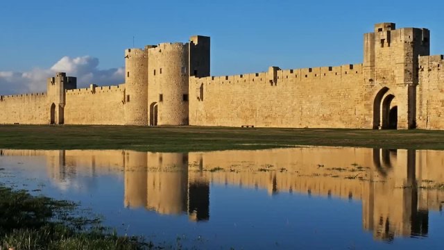 Aigues-Mortes la mdivale,  quelques kilomtres