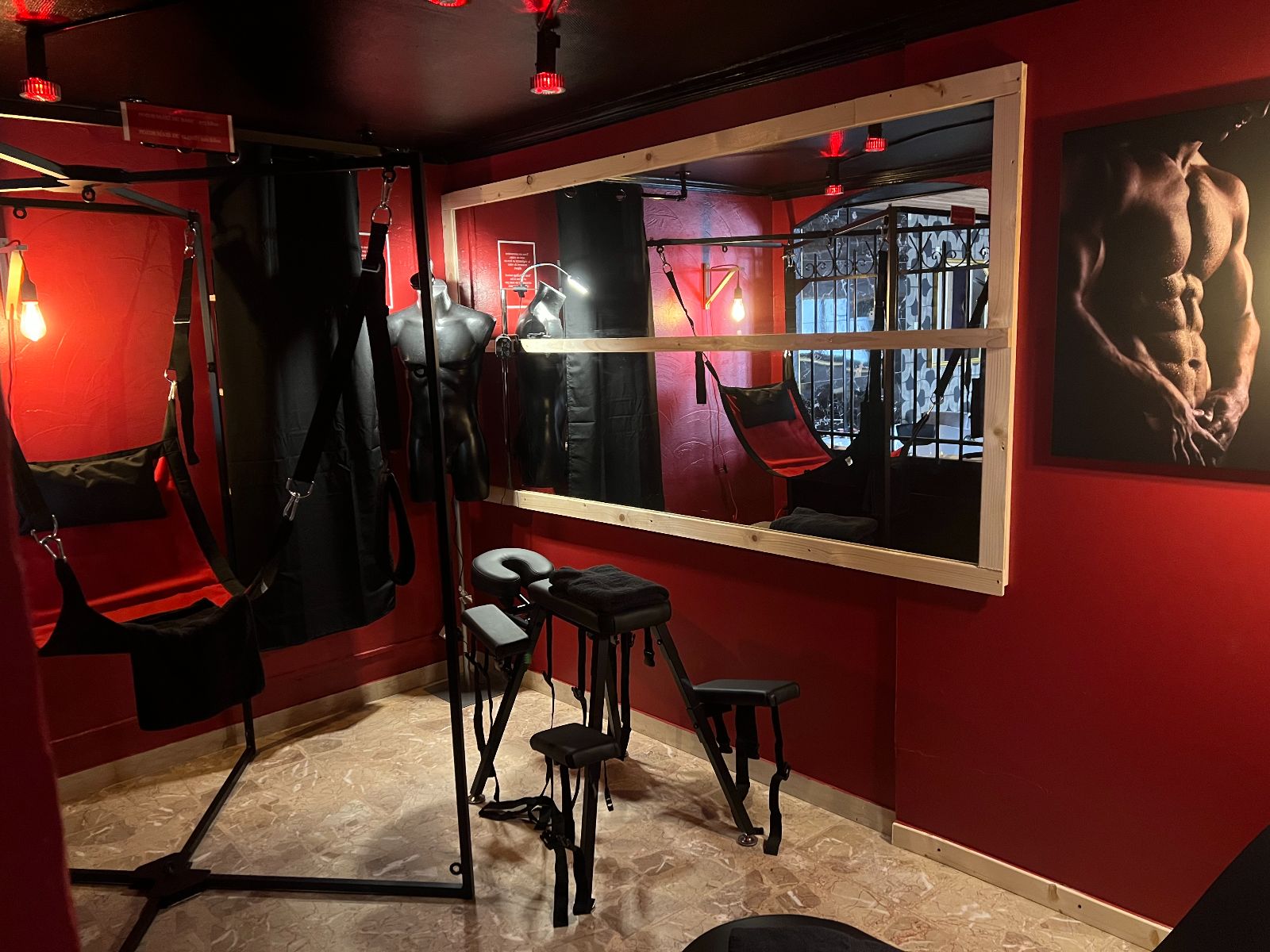 CHAMBRE NOIRE CHAMBRE NOIRE