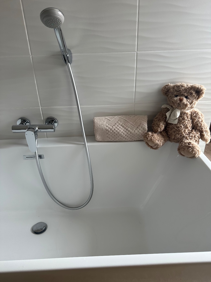 Baignoire chambre 2 schonembourg Baignoire chambre 2 schonembourg