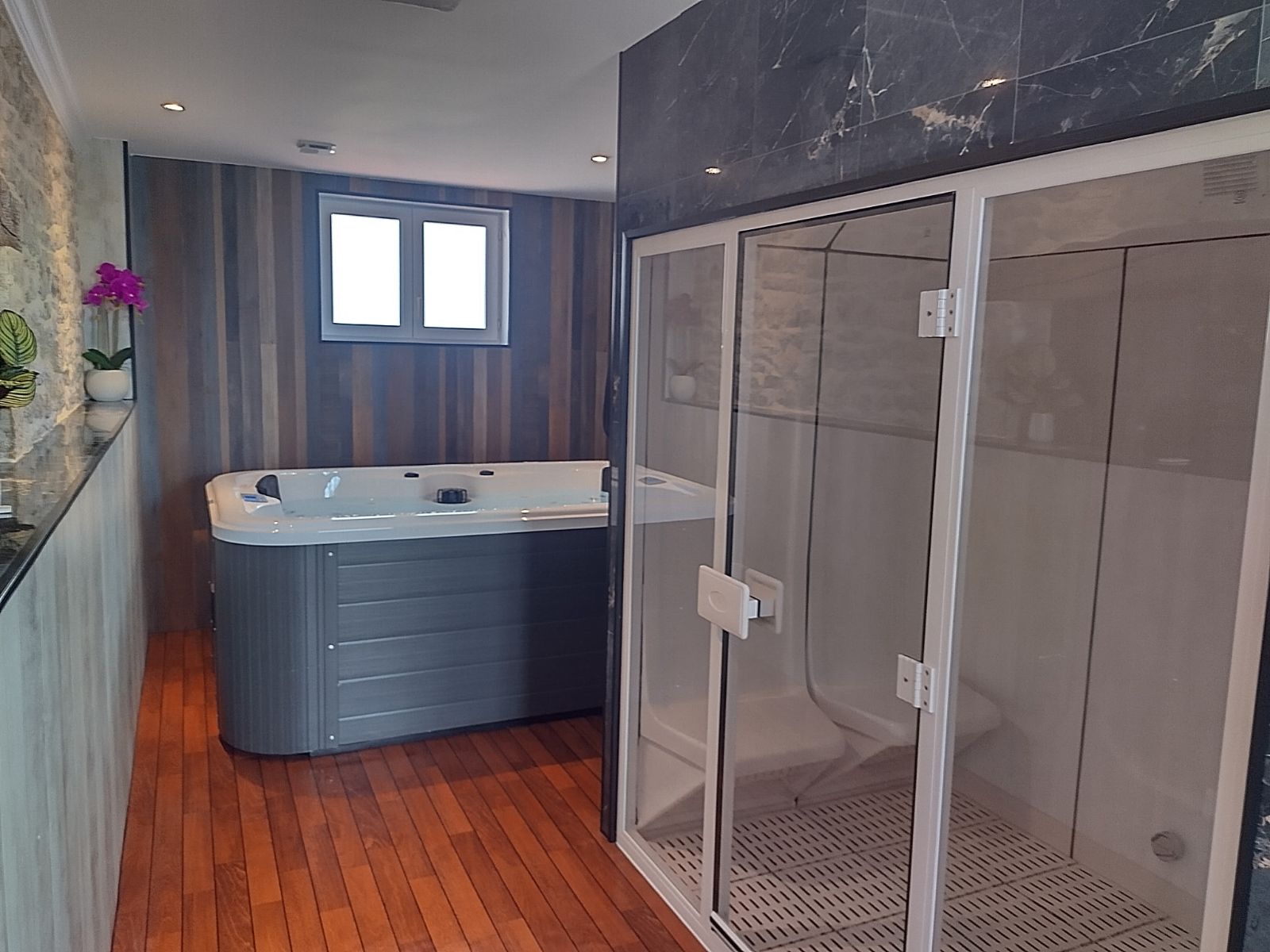 Hammamn et Jacuzzi privatifs Hammamn et Jacuzzi privatifs