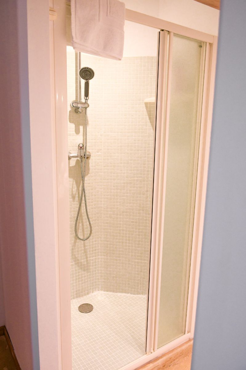 Chambre L'Escale -Salle de bain et toilettes privatives