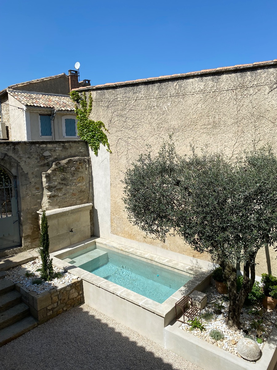 Vue patio et piscine Vue patio et piscine